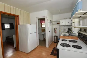 The Pines Housekeeping Cottage - Gananoque - Cottage 2 - Image 4