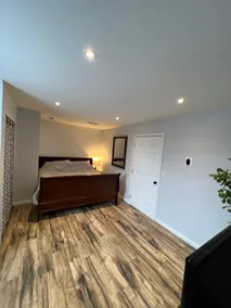 Fully Renovated 2 Bedroom Apt with Private Deck - Image 4