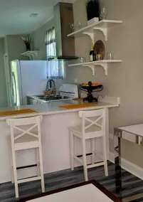 Entire 2 BD Lovely Home Streator - Image 2