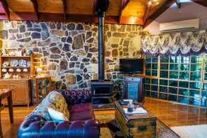 Owl's Croft - CBD view, gas fireplace, SPA - Image 5