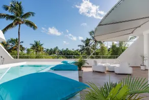 Yacht-style apartment with sea view - Image 3