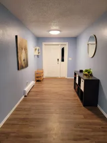 Evie's cozy getaway, 8 minutes from the airport! - Image 4