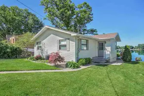Cozy 3 bedroom cottage on all-sports Cowden Lake! - Image 2