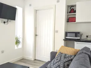 Elen's Modern Annex in Nottingham - Image 2
