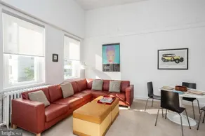 Private Suite. Stunning and Spacious - Image 2