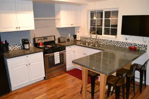 Arcata treetop apartment - Image 2