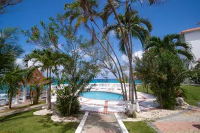 Edgewater Beach Villa - Beach Front, Close to All Attractions - Image 2