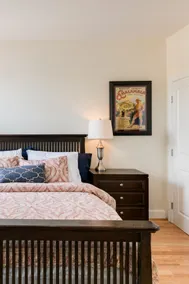 Large Cozy Brownstone House near the Convention Center - Image 5
