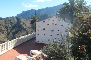 House with beatiful views - Image 4