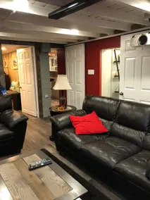 Beautiful private space in a 115 yr old home - Image 4
