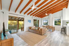 100m to Peregian Beach Village & 200m to sand. - Image 2