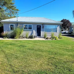 Waterfront Cottage w/ boat dock - Image 2