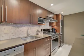 Quiet, Resort Style Suite in Lovely Maple Leaf - Image 4