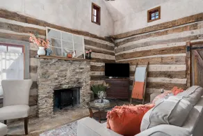 Romantic Cabin w/Cats! Hot Tub/Voted Most /Peach - Image 2
