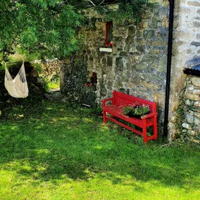 Relaxing retreat - steps from lakes & trails - Image 4