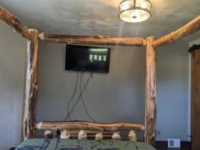 The Gray House- 2 Bedroom House with Rustic Vibes - Image 3