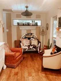 The Firefly Guesthouse- Quiet Lakeside Retreat - Image 4