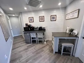 Rustic yet Modern guest house - Image 4
