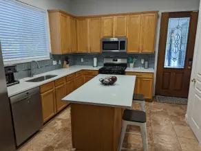 Cheerful home in the middle of everything - Image 5