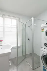 The Highberry - CBD Harbour View Escape (2BR Apt) - Image 5