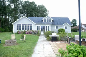 Spacious waterfront home with amazing views, private pier, fishing and crabbing. - Image 3