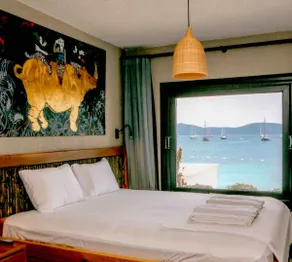 Surfer Caravan Gastro Pub Suites- Adults Only - Image 4