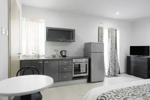 Studio Apartment with Terrace @ Estrella Lodging - Image 2