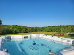 Country Lodge | Hot Tub • Waterfalls • Scenic Views • Farm Stay • Pond - Image 3