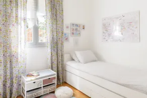 Characterful, Cozy Apartment Near Central Athens - Image 4