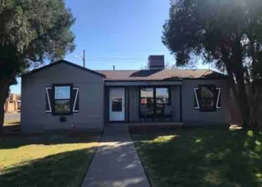 Clean, Comfortable, Next to park, 2 min from Tech - Image 2
