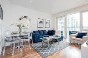 Battersea Reach Luxury Riverside Apartment - Image 5