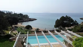 Electra Beachfront Villa - Image 4