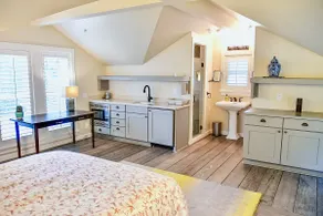 Romantic Napa Valley Cottage - Image 3