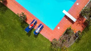 Villa mit Pool, Whirlpool und Garten - Image 3