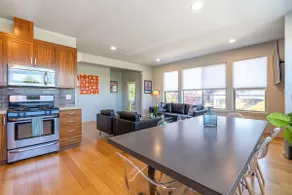 Modern 4BR home in trendy Portland neighborhood - Image 2