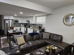 Cozy 2 Bdr Basement Suite, Free parking on site. - Image 4