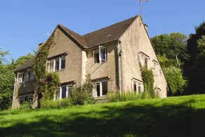 Large Cotswold farmhouse with panoramic views - Image 2