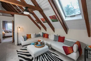 Handsome stylish apartment for a Princeton escape! - Image 5