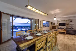 Zeus & Dione Luxury Villa - Image 5
