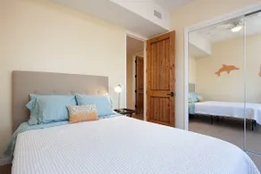 Walk to beach/restaurants, Pvt yd, Bikes, garage - Image 5