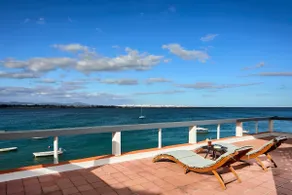 Home by the Sea – Ocean & Lagoon Views - Image 2