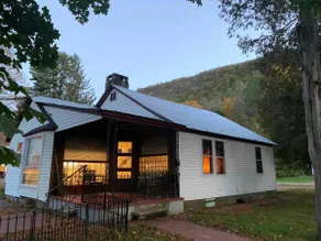 Adirondack Bungalow Getaway - Image 3