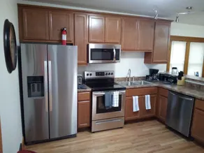 Magnificent! Pro Cleaned, Self Check In Sleeps 10 - Image 3