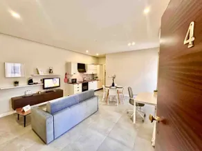 Unique 1 Bed Apt next to the Sea Front - Image 4