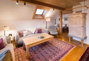Top floor 100m² elegance w/sunny panoramic balcony - Image 4
