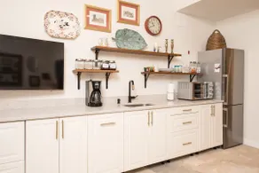 Sophisticated 1 BR Apt Alex/DelRay/The Landing - Image 4