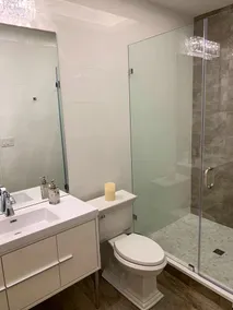 Private 1-bedroom suite in West Vancouver - Image 2