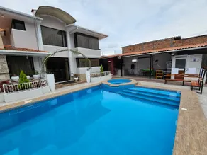 Luxurious Villa, 7 Bedroom, Heated Pool, Free WiFi - Image 3