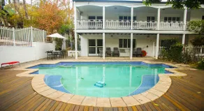 Experience gracious hospitality in a calm oasis - Image 2