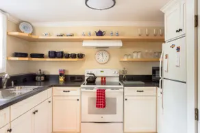 Spacious Apartment. Walk to UNC Hospital & Campus! - Image 5